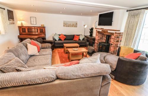 Oswestry House | Bwthyn Y Bugail Shepherd's Cottage