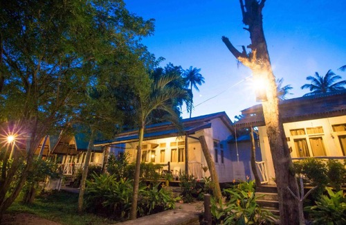 Bang Po Resort | By Beach Resort