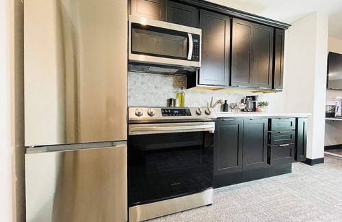 Sandusky Hotel | By Cedar Point SportsForce ADA Compliant Sleeps 6