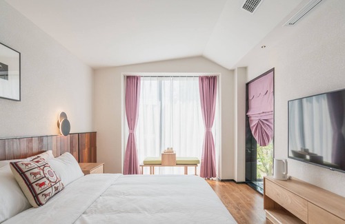 Wuzhong Hotel | By Sunny Seven