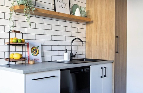 Batehaven Apartment | By the Bay Batehaven: King, Queen, 2 x Singles
