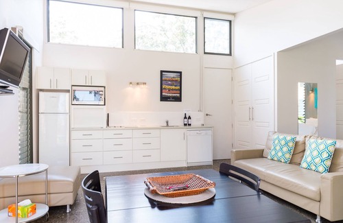 Sanctuary Point Bed & Breakfast | BY THE BEACH B&B SELF CONTAINED APARTMENTS - BEACH FRONT - ROMANTIC GETAWAYS