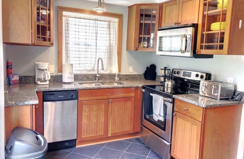Dicken House | By The Big House in Ann Arbor, 3 bed/1.5 bath with parking, 1 mile to downtown