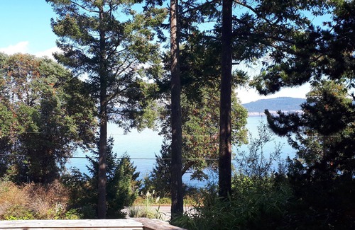 Gulf Islands House | By the Ocean perfect getaway for 2 on Salt Spring Island!