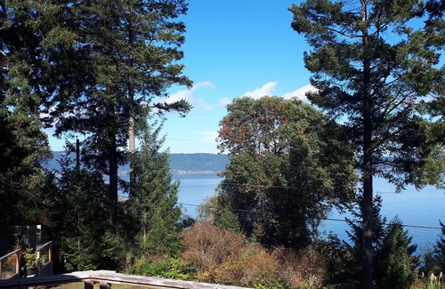 Gulf Islands House | By the Ocean perfect getaway for 2 on Salt Spring Island!