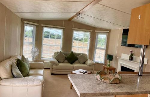Forest of Dean Resort | By The River Severn - Caravan 6 - Severnside Boat and Caravan Park