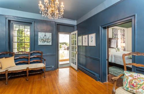 Harrisonburg House | By the Side of the Road Inn & Cottages