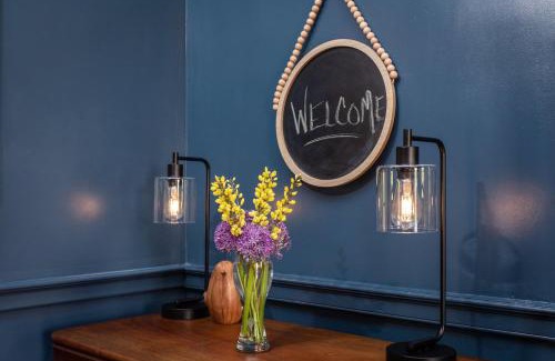 Harrisonburg House | By the Side of the Road Inn & Cottages
