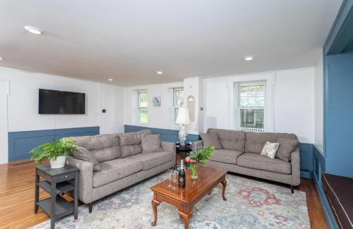 Harrisonburg House | By the Side of the Road Inn & Cottages