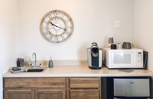 Tropic Hotel | Bybee's Steppingstone Motel