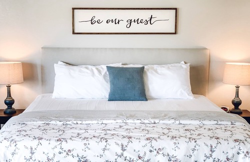 Tropic Hotel | Bybee's Steppingstone Motel