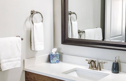 Tropic Hotel | Bybee's Steppingstone Motel