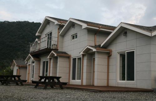 Jeongseon House | Byelgang Pension