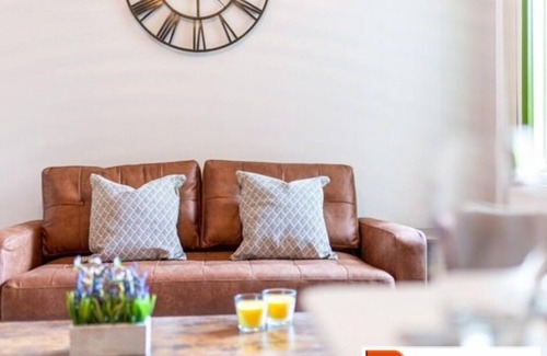 North Wheatley House | ByEvo Darwin House - 4 bed 2 bath House great for Contractors or Families