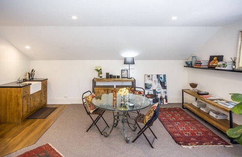 Calare Apartment | Byng Street Garden Loft- Boutique Loft Accommodation in Central Orange, NSW.