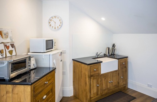 Calare Apartment | Byng Street Garden Loft- Boutique Loft Accommodation in Central Orange, NSW.