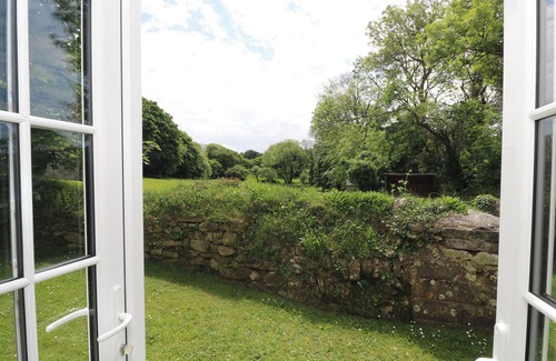 St Teath Cottage | BYRE, character holiday cottage, with a garden in Camelford
