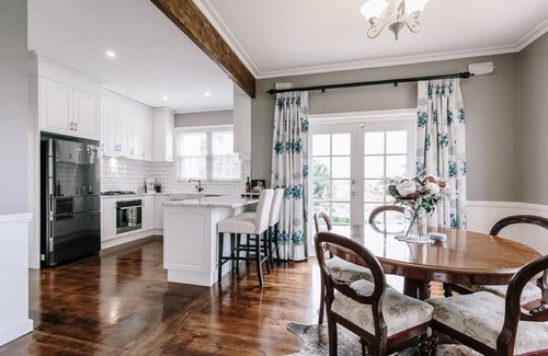 Mount Gambier House | Byrne House – Well-Equipped 3BR Family Stay w/Wi-Fi & Parking | Close to Mount Gambier Attractions