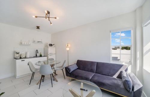 North Beach Apartment | Byron Avenue Suites
