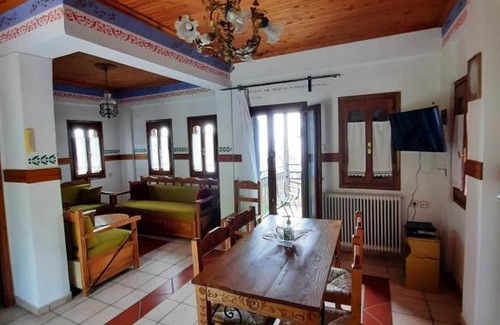 Tsagarada Apartment | Byron Houses- Konaki