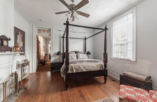 Bywater House | Bywater Home, Parking and Pet Friendly Retreat