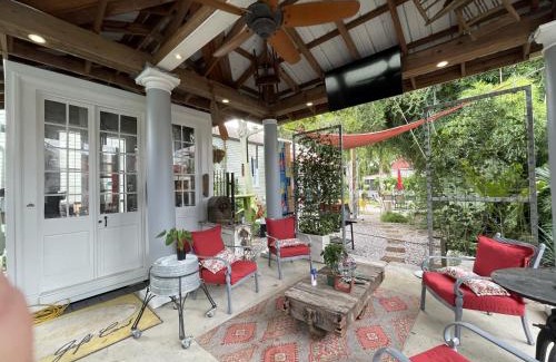 Bywater House | Bywater Home, Parking and Pet Friendly Retreat
