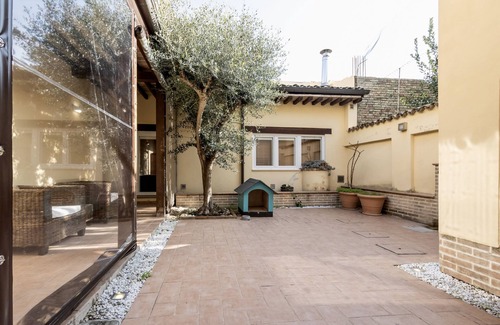 Ravenna House | Byzantine Palace, Ravenna Center: 2-story house with private inner courtyard