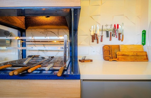 Humaita House | Bz 51 Center! High standard, 4 Suites with/Private leisure area