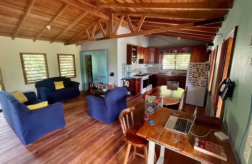 Lighthouse Reef House | Castaway Blue Hole Long Caye, Belize