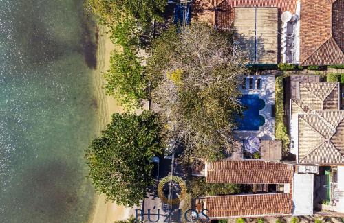 Humaita House | Bz48 Condomínio frente a Orla Bardot!Casa 4 suítes