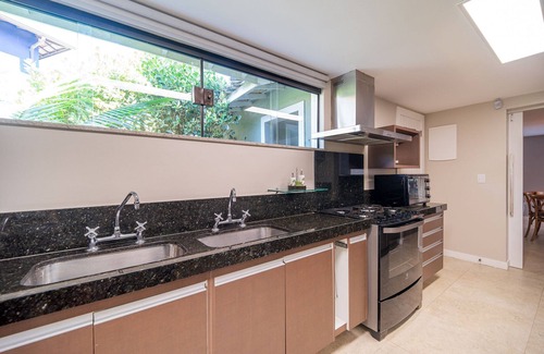 Praia Rasa House | Bz58 Beautiful house with private pool and lake view