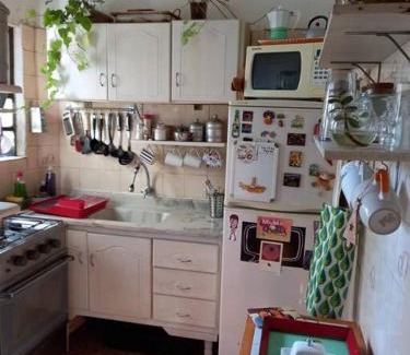 Cordon Apartment | Cálido apartamento a 8 cuadras del mar y a 3 de 18 Julio Estarán acompañados por una gatita que vive alli