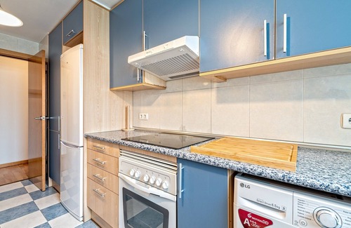 Ripollet Apartment | Cálido apartamento con piscina en Barcelona.