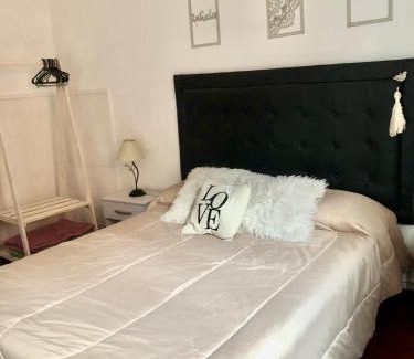 Gualeguaychu Apartment | CÉNTRICO Alojamiento Dpto Gchu c COCHERA Precio en Dólares USD consulte Valor expresado en dol es lo q se cobra