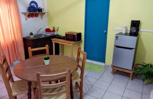 Ciudad Valles Apartment | Céntrico y colorido departamento