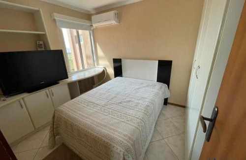 Governador Celso Ramos Apartment | cód 77 · Amplo apartamento a 80 metros do mar