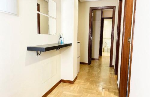 Castrillon Apartment | Cómodo apartamento con piscina by beBalmy