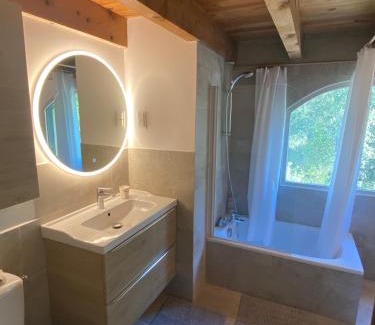 Viols-en-Laval Bed & Breakfast | Côté Chênes Verts - Chambres d'hôtes