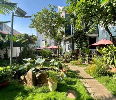 Phuong 11 House | Căn Funny