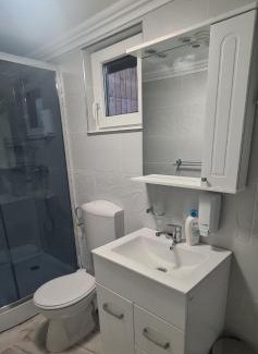 Vanatori House | Căsuța Din Poienița