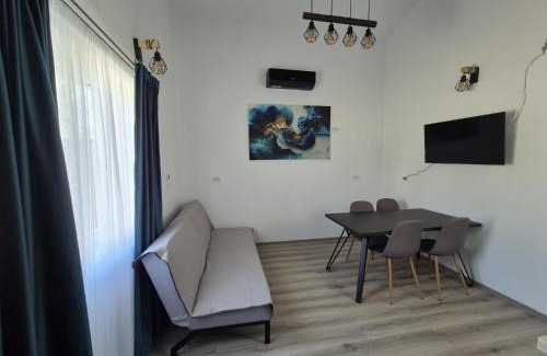Pantelimon House | Căsuța intimă