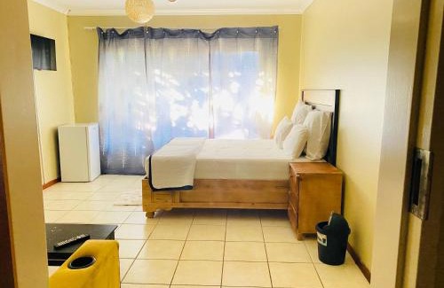 Pretoria House | c and c guest house pretoria north