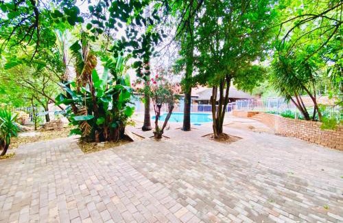 Randpark Ridge House | C&C HOTEL VIBES Randpark Ridge JHB 14 Units Available