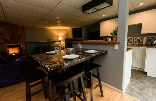 Nelson House | C&C Suite-In Nature, Private, Fire Place, Value