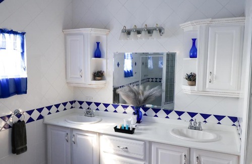 Sandy Hill Bed & Breakfast | C&D Residential Penthouse