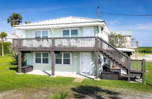 Grand Isle House | C'est Bon Across from UTV Entry Point! Sleeps 13!
