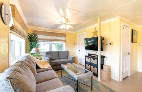 Grand Isle House | C'est Bon Across from UTV Entry Point! Sleeps 13!