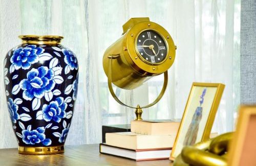 Emalahleni Hotel | C'est La Vie Boutique Hotel