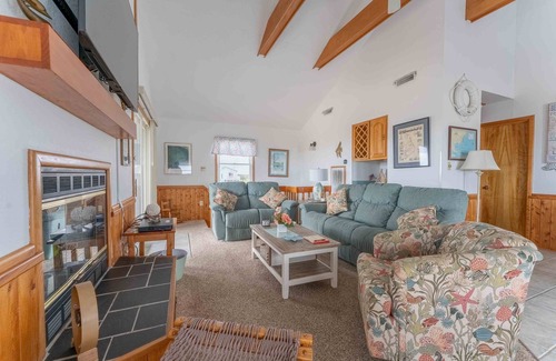 South Nags Head House | C'est Sea Bon | Oceanside | South Nags Head | Sleeps 8