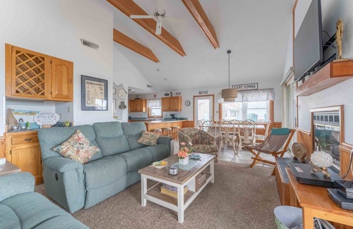 South Nags Head House | C'est Sea Bon | Oceanside | South Nags Head | Sleeps 8
